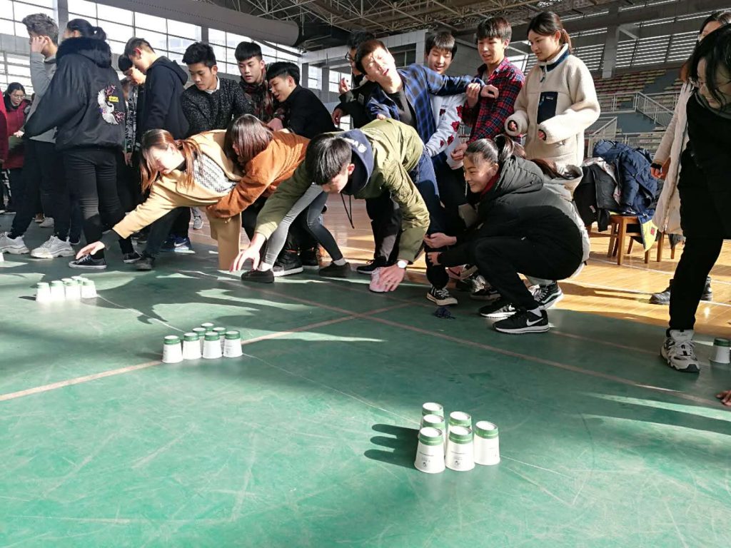 Zhengzhou Campus Hosts Teamwork Winter Olympics